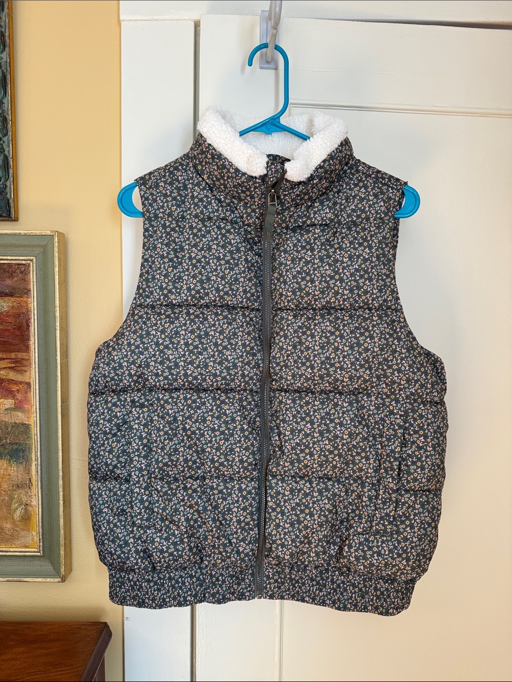 Floral Quilted Puffer Vest with Sherpa Collar - Black Floral